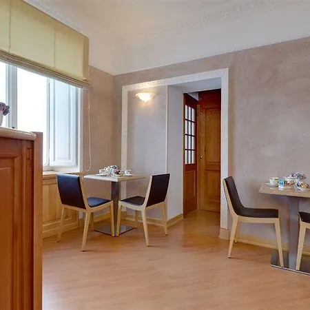 Residenza Romacentro 4*