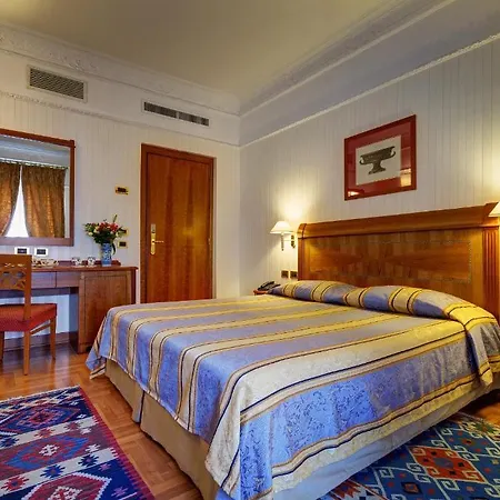 Konukevi Residenza Romacentro 4*