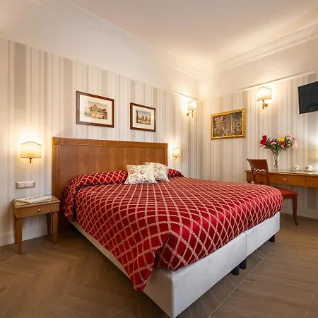 Residenza Romacentro 4*